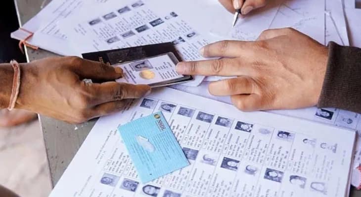 ঝাড়গ্রামের উদ্বাস্তু কলোনির বাসিন্দাদের জমির রেকর্ড নেই, এসআইআর আতঙ্ক