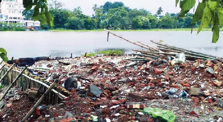 রাতের অন্ধকারে চালতিয়া বিল চুরি হচ্ছে, উদ্বিগ্ন পরিবেশকর্মীরা