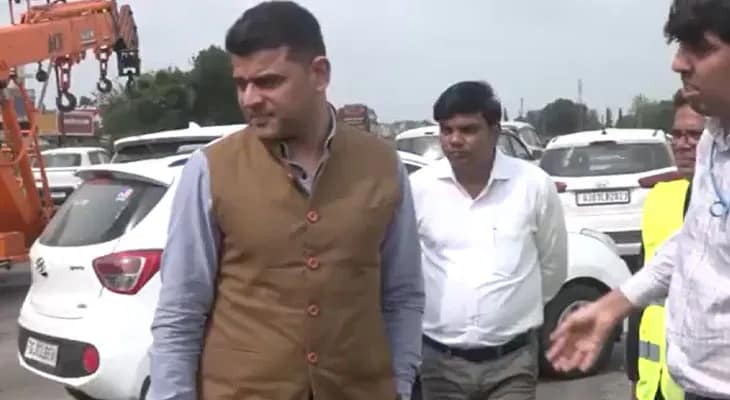 রাজকোট-জেতপুর সংযোগকারী জাতীয় সড়ক পরিদর্শনে এলেন জেলাশাসক ডঃ ওমপ্রকাশ