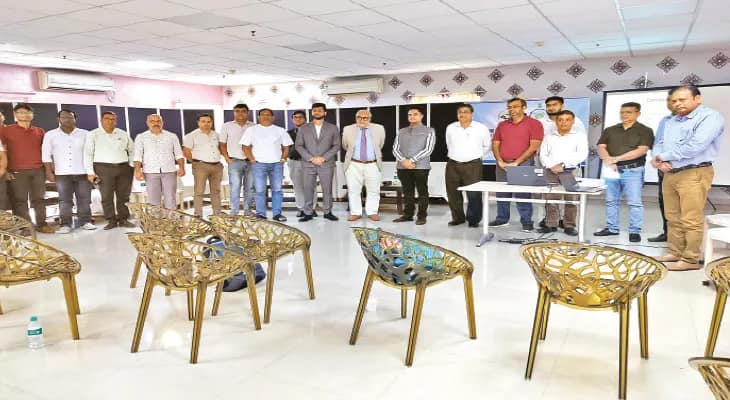 ক্ষুদ্র ও মাঝারি শিল্পে বিনিয়োগে উৎসাহ দিতে প্রস্তুতকারকদের নিয়ে আলোচনাসভা