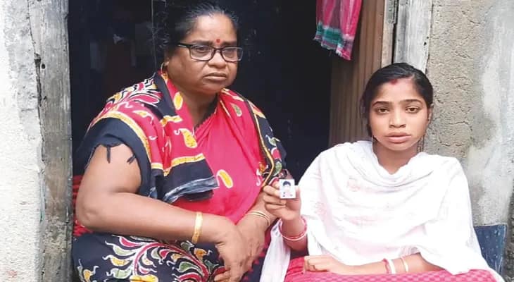দু’টি ভারতীয় ট্রলার সহ ৩৪ মৎস্যজীবী আটক বাংলাদেশে