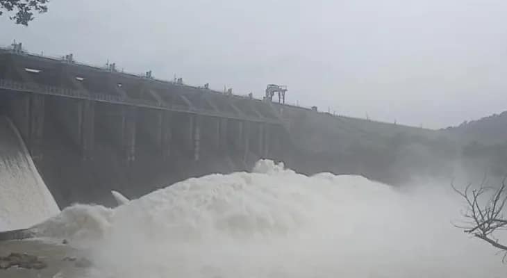জল ছাড়ার পরিমাণ বাড়িয়ে দিল ডিভিসি