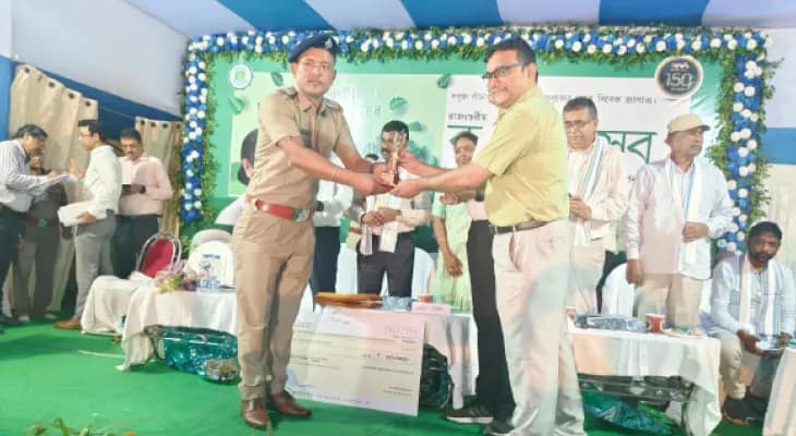 ঘুমপাড়ানি গুলিতে বন্যপ্রাণী কাবু, পুরস্কৃত বিট অফিসার