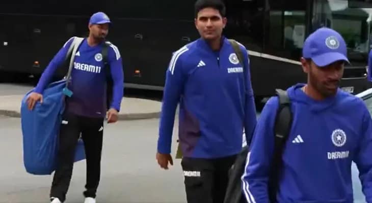 সিরিজের চতুর্থ টেস্টের আগে ইংল্যান্ডের বেকেনহ্যামে অনুশীলন করতে পৌঁছল ভারতীয় ক্রিকেট দল