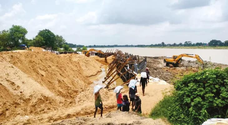 উদয়নারায়ণপুরে ডিহিভুরশুটে জোরকদমে চলছে বাঁধ সংস্কার