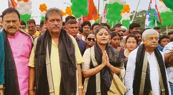 প্রধানমন্ত্রী আসার ২৪ ঘণ্টা আগে পানাগড়ে শক্তি প্রদর্শন তৃণমূলের, একুশে জুলাইয়ের প্রস্তুতি মিছিলে কীর্তি, সায়নী, প্রদীপ