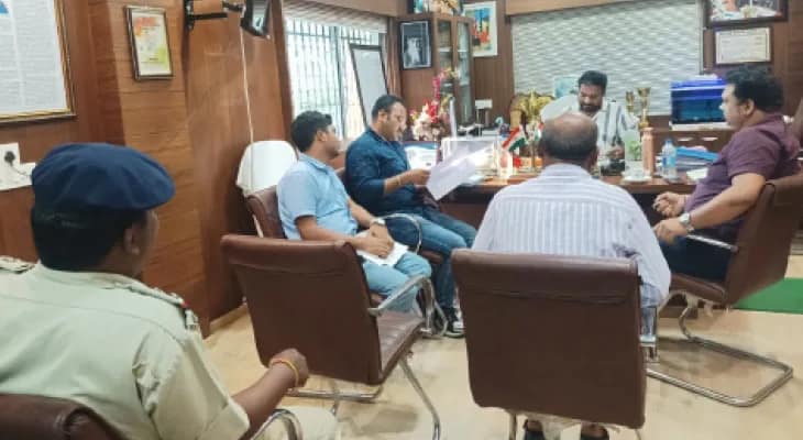 জলপাইগুড়ি: মেয়াদ উত্তীর্ণ ওষুধ বিক্রিতে অভিযুক্তকে বিডিও অফিসে তলব, নথি যাচাই শুরু
