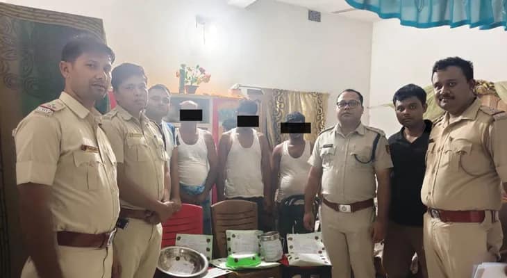 মুর্শিদাবাদের লালগোলায় হেরোইন সহ গ্রেপ্তার তিন মাদক কারবারি