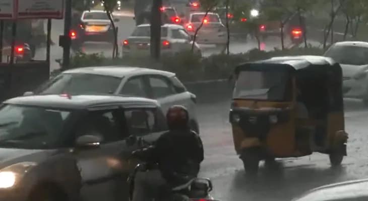 হায়দরাবাদের বিভিন্ন স্থানে প্রবল বৃষ্টি