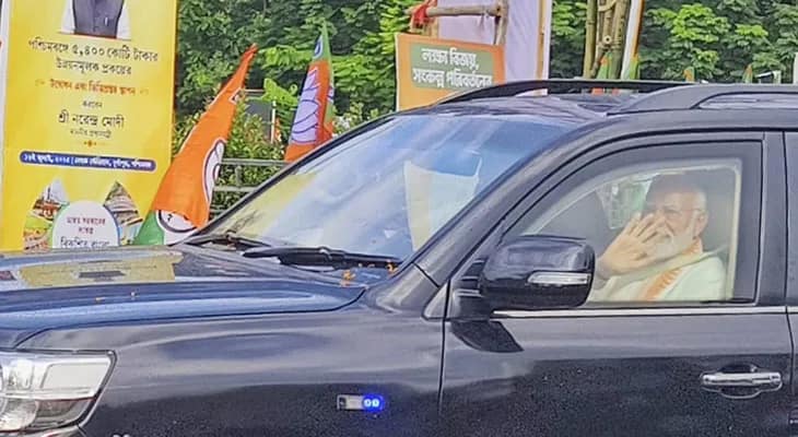 দুর্গাপুরে সভায় প্রবেশ করলেন প্রধানমন্ত্রী নরেন্দ্র মোদি