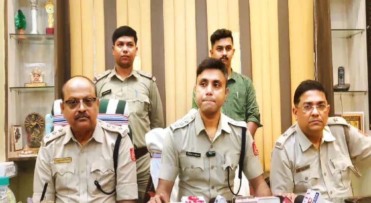 রেশনের ৩২ হাজার কেজি চাল ও সাড়ে ৭ হাজার কেজি আটা বাজেয়াপ্ত, গ্রেপ্তার
