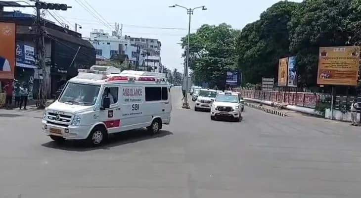 পুরীতে অগ্নিদগ্ধ কিশোরীকে দিল্লি এইমসে আনা হল