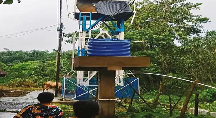নলহাটিতে ২০ দিনের মাথায় ভেঙে পড়ল নতুন জলের ট্যাঙ্ক