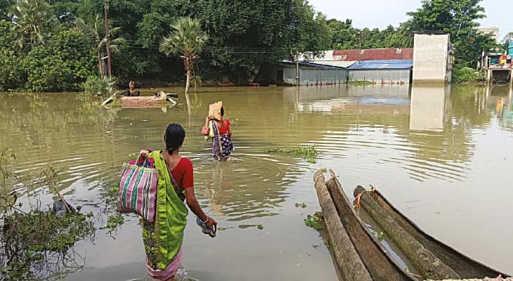 বন্যায় ঘাটালে ব্যাপক ক্ষয়ক্ষতি বৈঠকে সেচমন্ত্রী মানস ভুঁইয়া