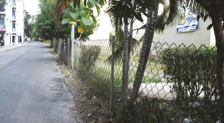 লোহার জালে ঘেরা, ২৪ ঘণ্টা নিরাপত্তারক্ষী, ‘শেল্টার হাউজ’ সাপুরজিতে নিরাপত্তার মরুদ্যান ‘এ ব্লক’