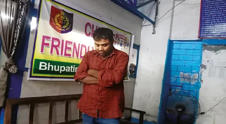 মুগবেড়িয়ায় মদ খেয়ে হাসপাতালে তাণ্ডব গুণধর শিক্ষককে থানা থেকে ফেরাতে নারাজ পরিবার