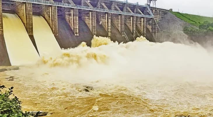 ভরা বর্ষাতেও মাইথনে জলস্তর অনেক নীচে, জল ছাড়া অব্যাহত