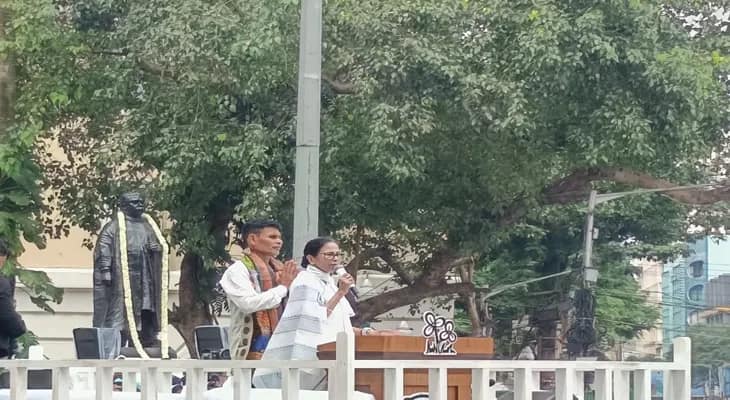 বিজেপিকে হটাও, ওরা বাংলাকে ক্ষতবিক্ষত করছে: মমতা বন্দ্যোপাধ্যায়