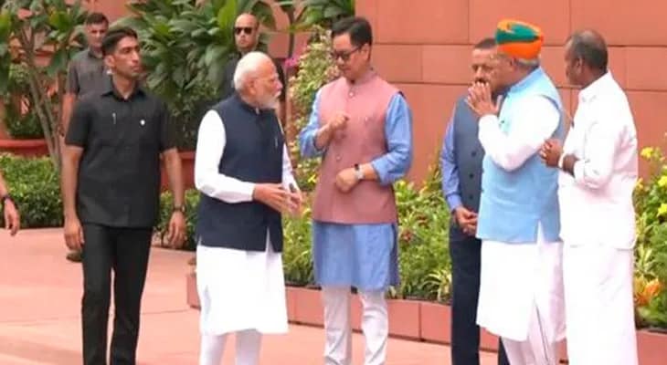 সংসদের বাদল অধিবেশন: প্রবীণ মন্ত্রীদের সঙ্গে বৈঠকে প্রধানমন্ত্রী নরেন্দ্র মোদি
