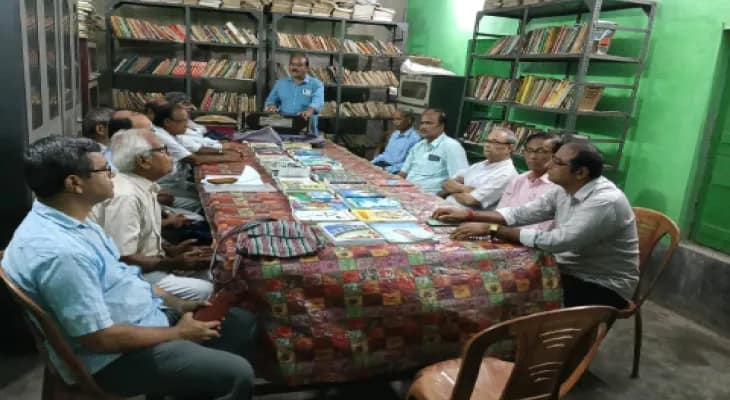পাঠাগারের প্রতি আগ্রহ বাড়াতে উদয়নারায়ণপুরে সাহিত্য-আড্ডা