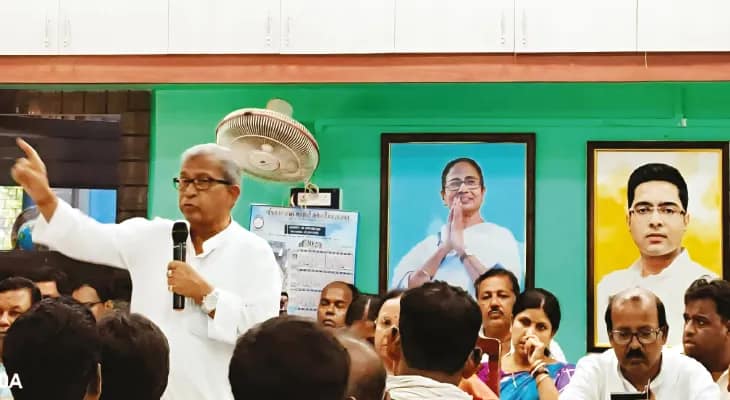 নেত্রীর নির্দেশের পর প্রতিটি বুথে বিক্ষোভ কর্মসূচি করতে উদ্যোগী সবং ব্লক তৃণমূল