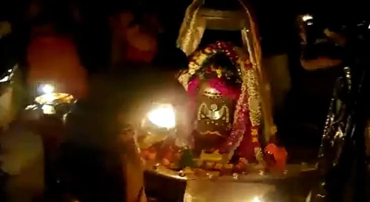 মধ্যপ্রদেশের উজ্জয়িনীতে শ্রাবণী শিবরাত্রি তিথিতে মহাকালেশ্বর মন্দিরে বিশেষ আরতি