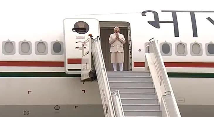 দিল্লি থেকে ব্রিটেন ও মালদ্বীপ সফরের জন্য রওনা দিলেন প্রধানমন্ত্রী নরেন্দ্র মোদি