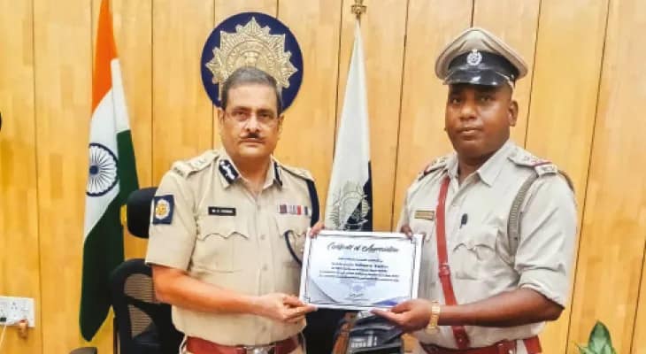 রাজ্জাক খুন কাণ্ড: পুরস্কৃত ঘুটিয়ারি শরিফের ওসি