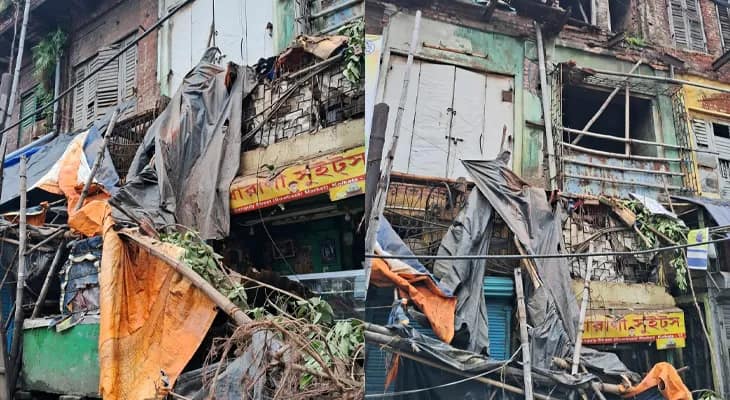 ৮৪/এ, বিবি গাঙ্গুলী স্ট্রিট, বউবাজার মার্কেটে ভেঙে পড়ল পুরনো বিপজ্জনক বাড়ির একাংশ