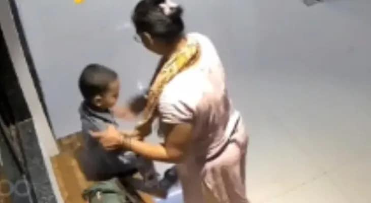 ১৩ তলা থেকে পড়ে শিশুর মৃত্যু
