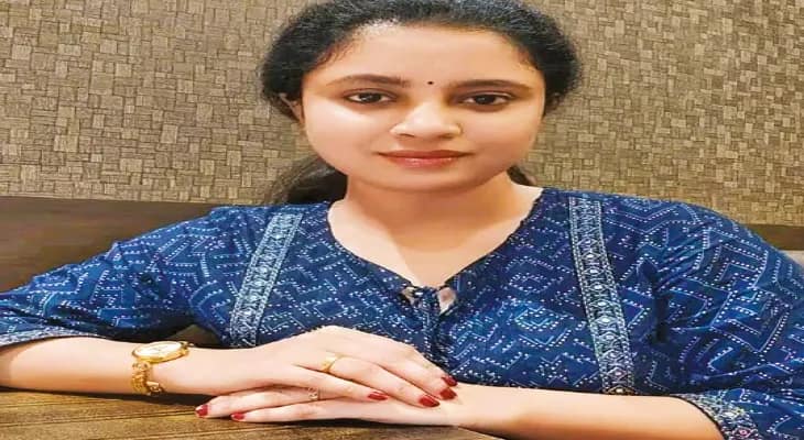 ইউজিসি নেটে বাংলায় প্রথম হয়ে শুভেচ্ছায় ভাসছেন কাটোয়ার নিলুফা