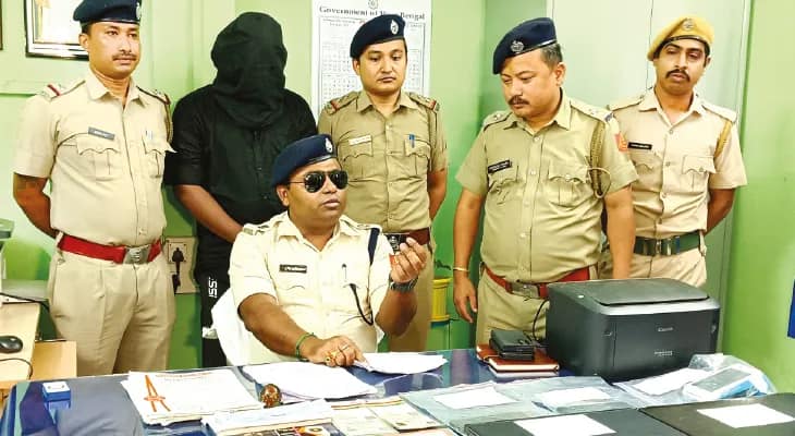 অনলাইনে লগ্নির নামে লক্ষাধিক টাকা প্রতারণা, মুর্শিদাবাদ থেকে ধৃত পান্ডা
