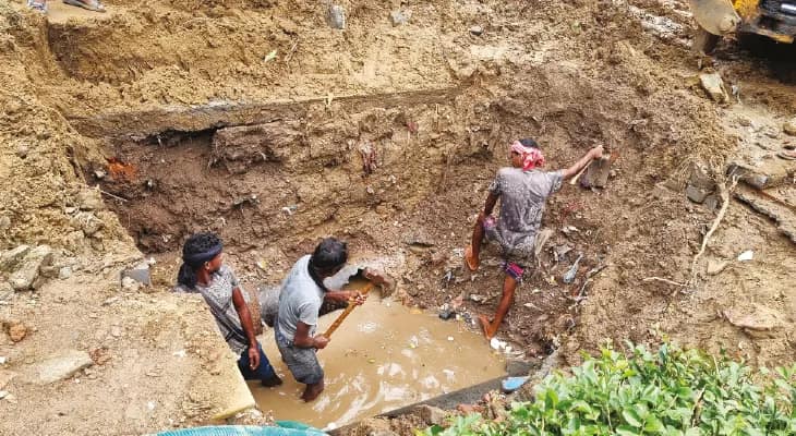 বাঁকুড়া: ফ্লো মিটারের গোলযোগে বারবার ফাটছে পাইপ, ২ দিন নির্জলা শহর
