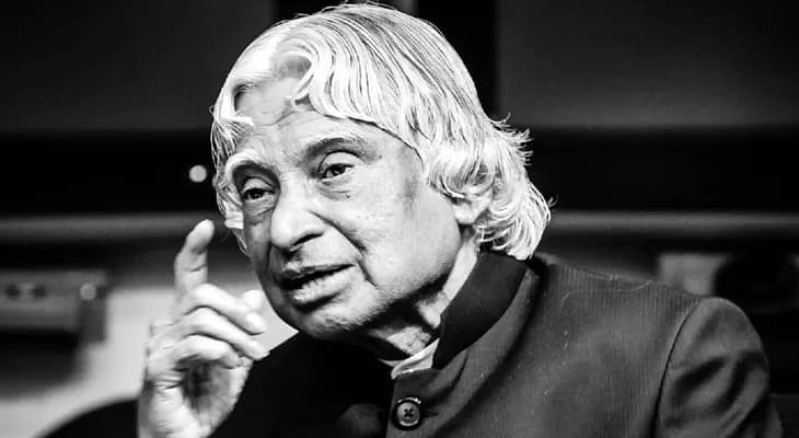 প্রাক্তন রাষ্ট্রপতি এপিজে আবদুল কালামের প্রয়াণ দিবসে শ্রদ্ধা জানালেন মুখ্যমন্ত্রী মমতা বন্দ্যোপাধ্যায়