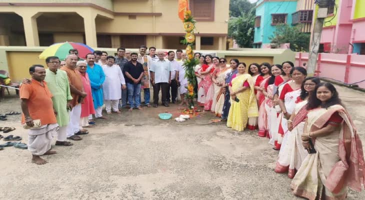 নবরূপা সর্বজনীনের দুর্গোৎসবের খুঁটিপুজো