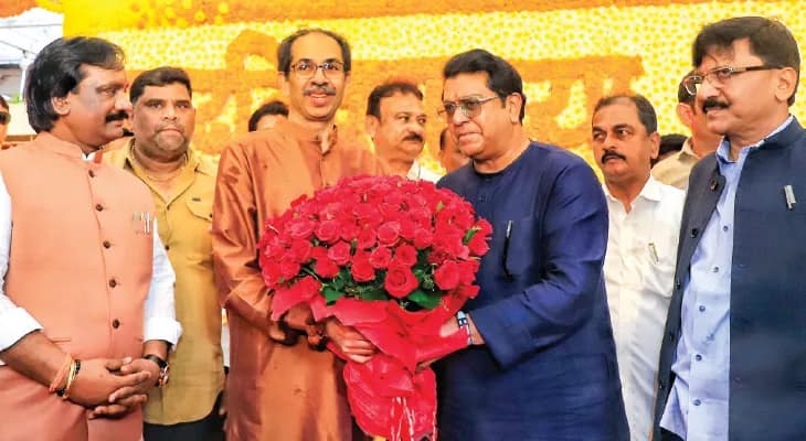 উদ্ধবের জন্মদিন, এক যুগ পেরিয়ে মাতোশ্রীতে রাজ