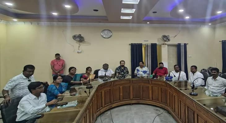 তলবি সভায় কৃষ্ণনগর পুরসভার চেয়ারপার্সন রীতা দাসকে সরিয়ে দেওয়ার সিদ্ধান্ত নেওয়া হল