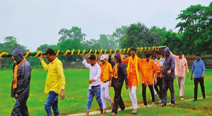 গণেশ আরাধনার খুঁটিপুজো ঘিরে তীব্র উন্মাদনা নিতুড়িয়ায়