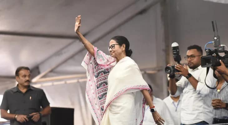 জীবন দিতে রাজি আছি, কিন্তু বাংলা ভাষার উপর অত্যাচার সইব না: মমতা বন্দ্যোপাধ্যায়