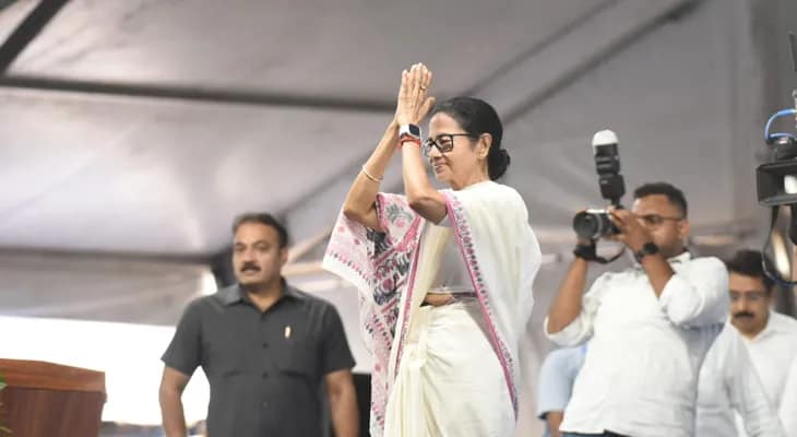 সব ভাষা ভালোবাসি, কিন্তু রবীন্দ্রনাথ ঠাকুর, নেতাজি সুভাষচন্দ্র বসু, কাজী নজরুল ইসলাম, মাতঙ্গিনী হাজরার ভাষার উপর অত্যাচার হলে ছাড়ব না: মুখ্যমন্ত্রী