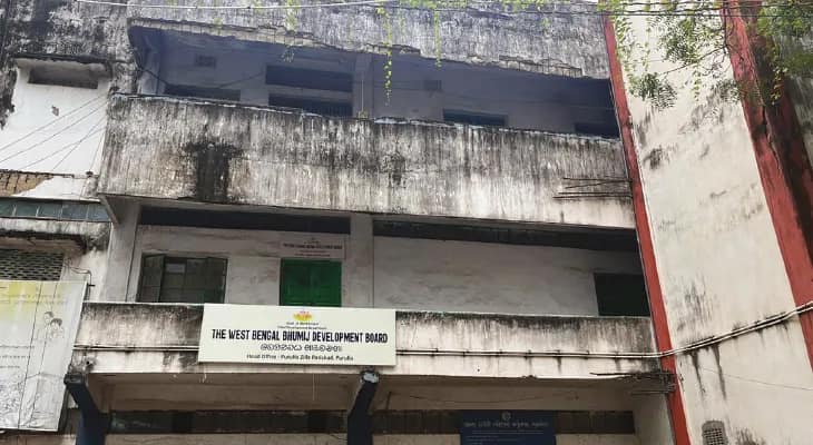 দীর্ঘদিন তালাবন্ধ কর্মাধ্যক্ষদের আবাসন, ক্ষোভ পুরুলিয়া জেলা পরিষদের অন্দরে