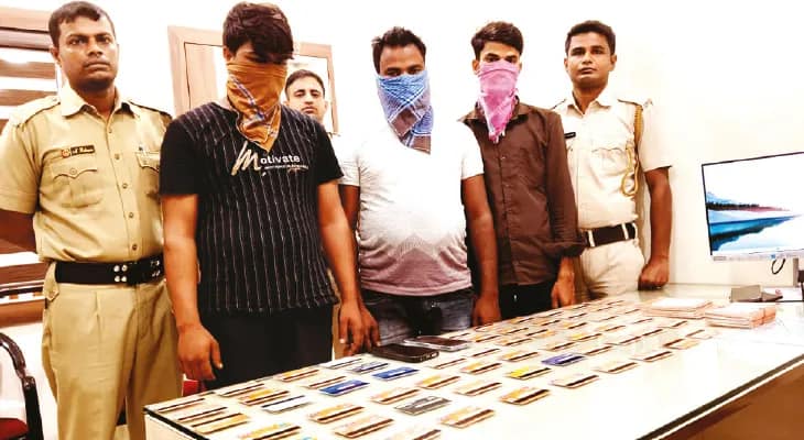 ১০০ কোটি হাতিয়ে নিয়েছে ধৃত তিন সাইবার প্রতারক, চক্রের অন্যদের খোঁজে ভিনরাজ্যে তল্লাশি পুলিসের