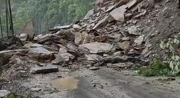 ফের কালিম্পংয়ের তারখোলায় ১০ নম্বর জাতীয় সড়কের ধস, শিলিগুড়ির সঙ্গে কালিম্পং ও সিকিমের সরাসরি সড়ক যোগাযোগ বিচ্ছিন্ন