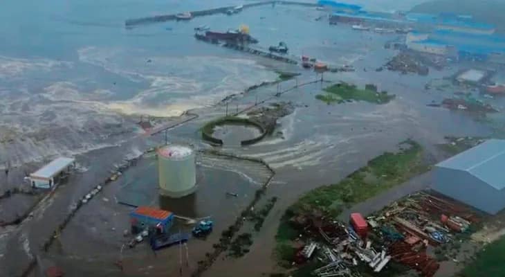 রাশিয়ায় জোরালো ভূকম্পের জেরে সুনামি, চীন-জাপান উপকূলে উঁচু ঢেউ, আমেরিকাতেও ফুঁসল সমুদ্র