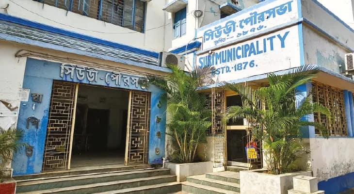 চলতি মাসেই সিউড়িতে শুরু ‘দুয়ারে চেয়ারম্যান’, ২১টি ওয়ার্ডে ঘুরে মানুষের সঙ্গে কথা বলবেন