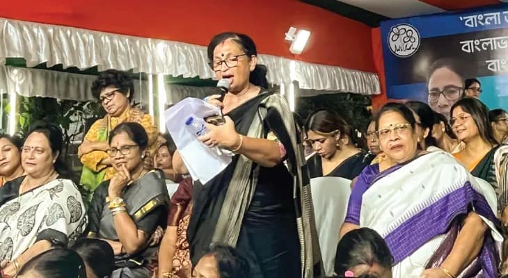 বঙ্গভাষীদের উপর অত্যাচার থেকে এসআইআর ইস্যু, সোমবার সাংসদদের রণকৌশল জানাবেন মমতা