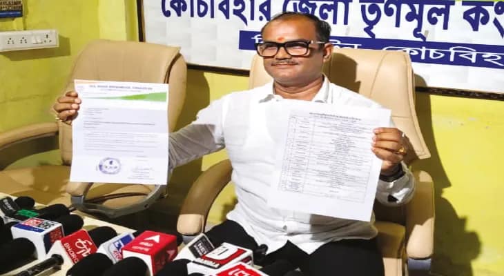 ৫ আগস্ট পদ্ম বিধায়কদের কর্মসূচির দিনই এনআরসি বিরোধী আন্দোলন তৃণমূলের