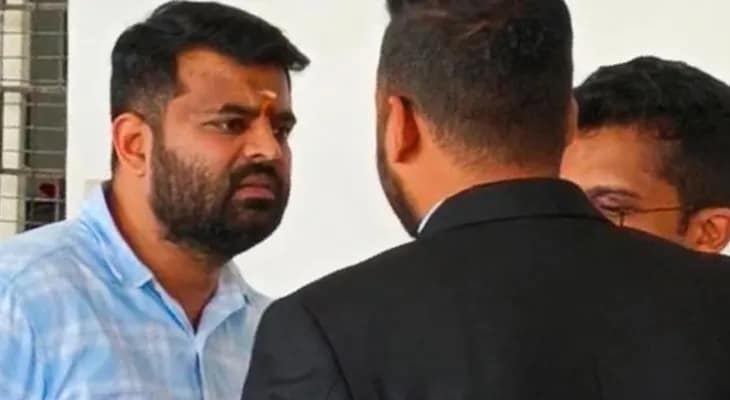ধর্ষণের মামলায় প্রোজ্জ্বল রেভান্নার যাবজ্জীবন সাজা