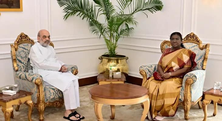 রাষ্ট্রপতি দ্রৌপদী মুর্মুর সঙ্গে দেখা করলেন কেন্দ্রীয় স্বরাষ্ট্রমন্ত্রী অমিত শাহ