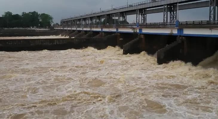 তিলপাড়া ব্যারাজে ফাটল আরও চওড়া, রাজ্যের আধিকারিকের সঙ্গে বৈঠক করল জেলা প্রশাসন
